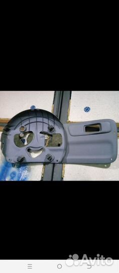 Обшивка пятой двери на Тойоту funcargo