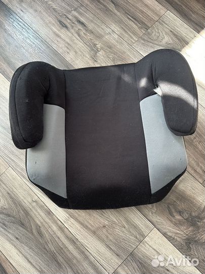 Детское кресло бустер