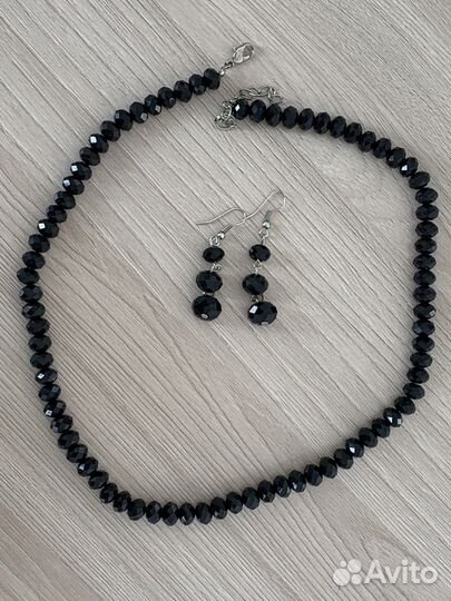 Бусы и серьги с гранатом