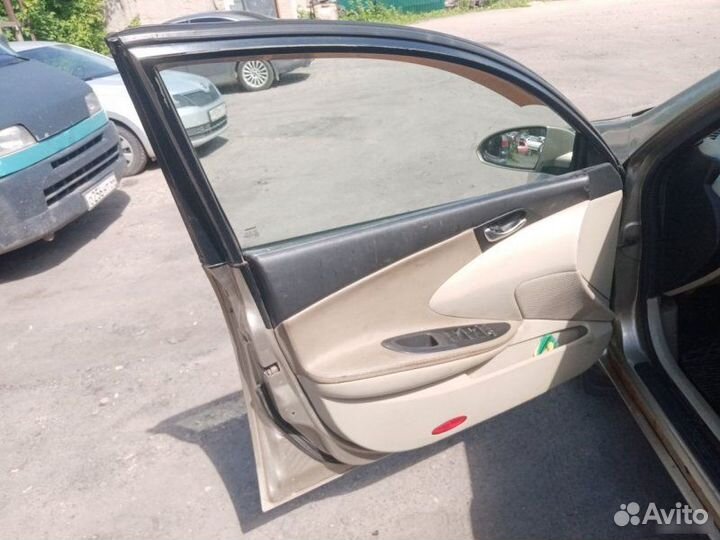 Дверь передняя Nissan Primera P12 2003