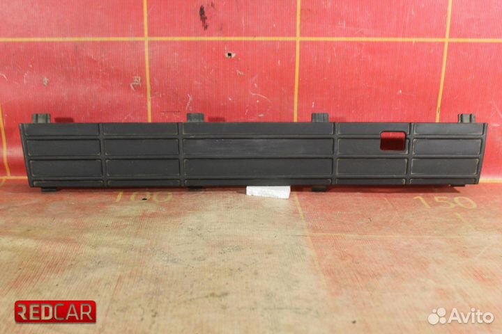 Решетка бампера переднего центральная Volkswagen P