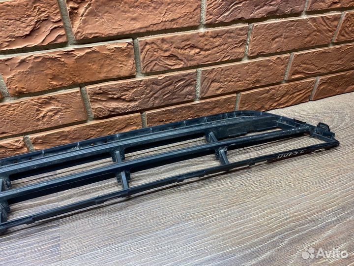 Решётка в бампер центральная Volvo XC90 2015-2020