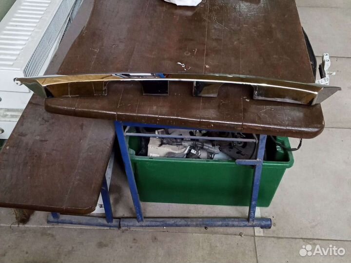 Хром крышки багажника Toyota Corolla E180