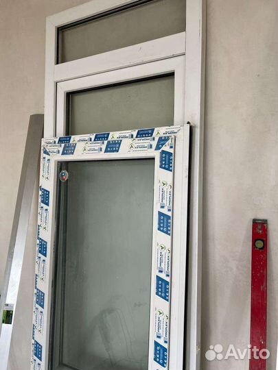 Пластиковое б/у окно и дверь