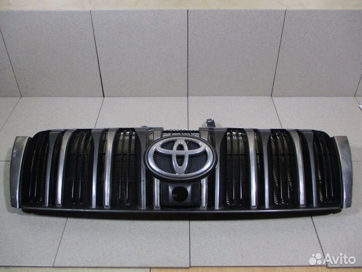 Решетка радиатора Toyota Land Cruiser Prado 150