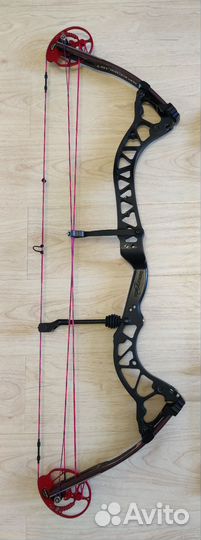 Лук блочный Bowtech specialist