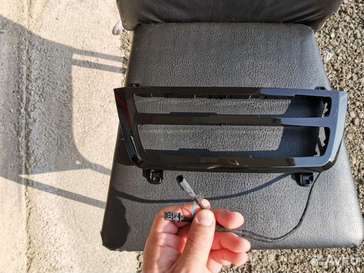 Рамка климата BMW F30 с подсветкой чёрный глянец