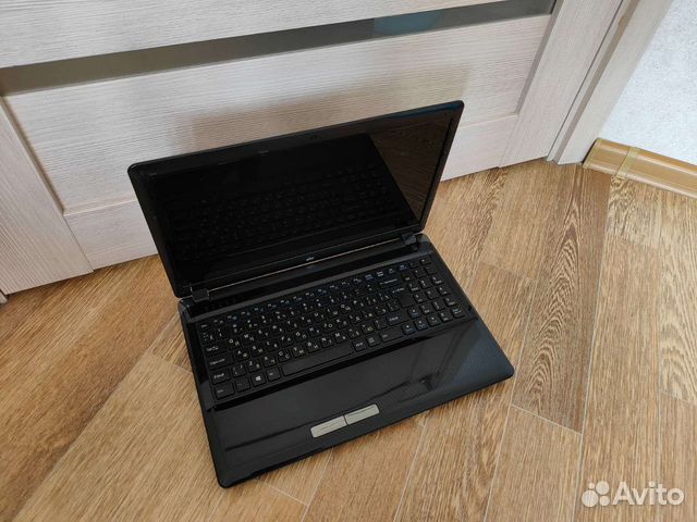Рабочий 2х ядерный ноутбук с дефектом