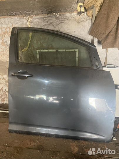 Дверь правая toyota wish