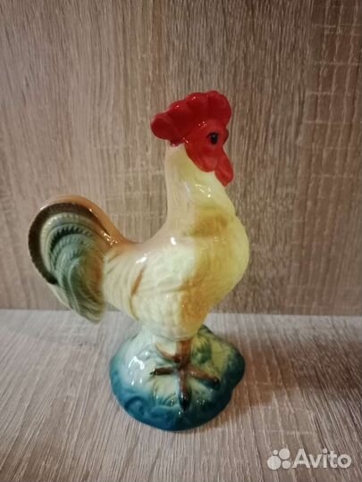 Фарфоровая статуэтка петух
