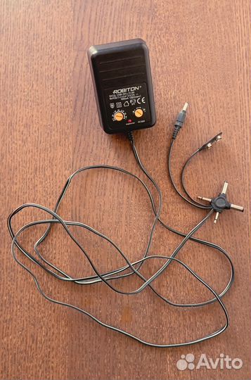 Универсальный блок питания Robiton