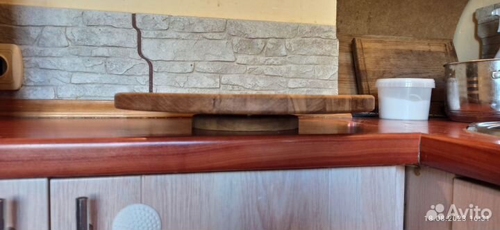 Вращающаяся подставка для торта