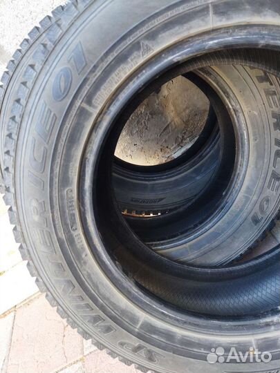 Dunlop SP Winter Ice 01 215/65 R16 102T