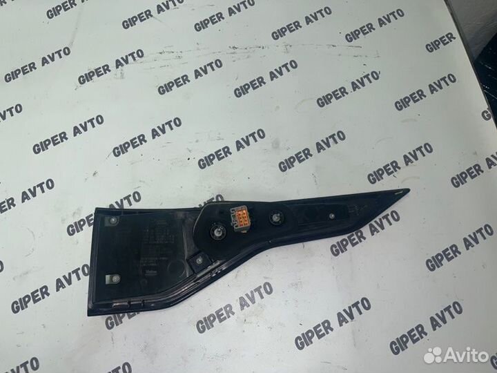 Фонарь задний на крыло задний левый Land Rover