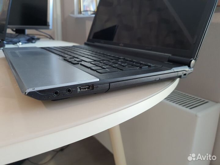 Ноутбук Fujitsu lifebook N532