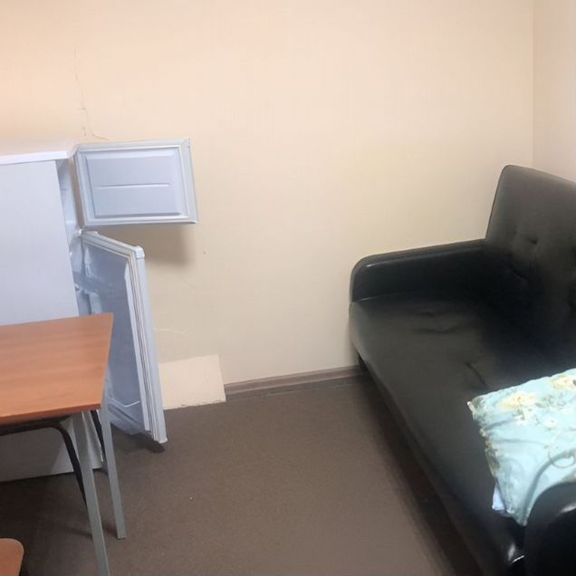Комната 6,5 м² в 5-к., 2/4 эт.