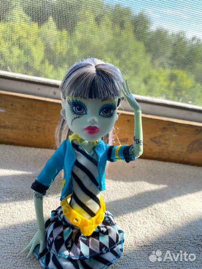 Кукла Monster High Фрэнки Штейн На Фотосессии