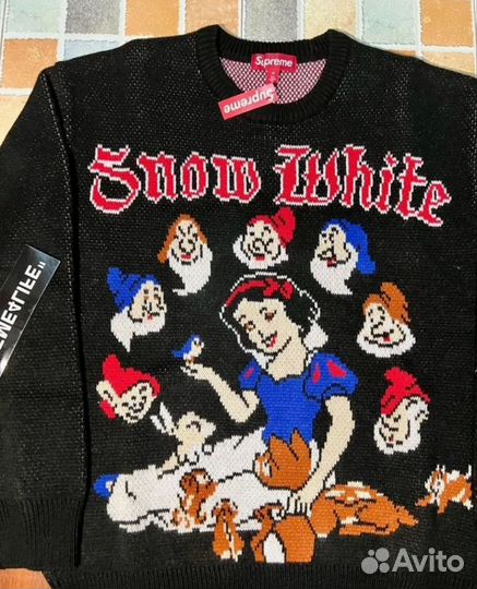 Свитер Supreme Snow White