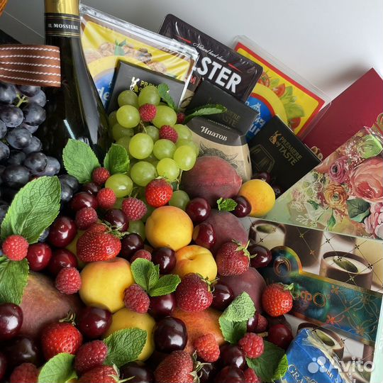 Фруктовая корзина подарок с доставкой