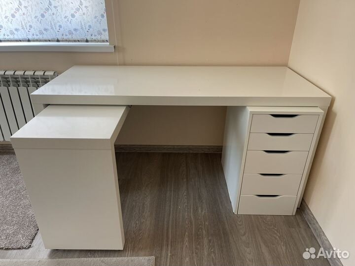 Письменный стол IKEA мальм