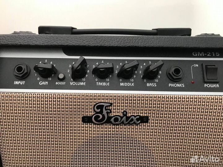 Комбоусилитель для электрогитары транзисторный