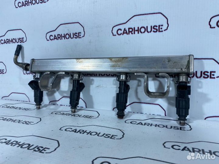 Рампа с форсунками Ford Focus 2 1.8 qqdb 2011