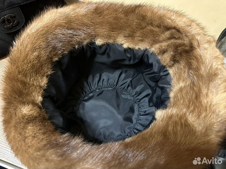 Кожаная шляпа с отделкой из норки