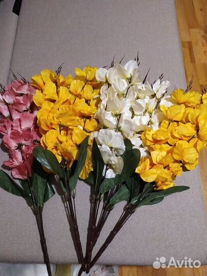 Искусственные новые цветы (разные)