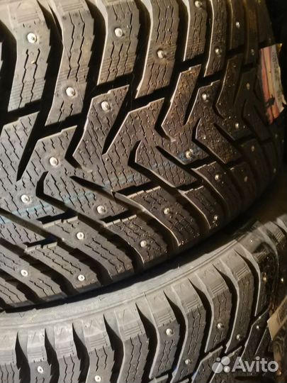Nokian Tyres Hakkapeliitta 8 SUV 275/45 R20