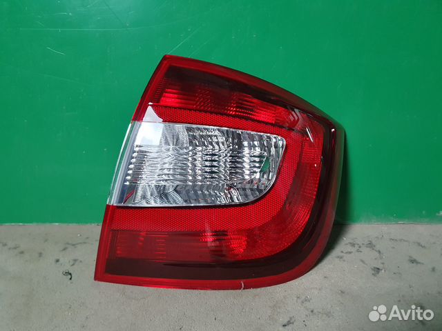 Фонарь правый лифтбек для Skoda Rapid 1