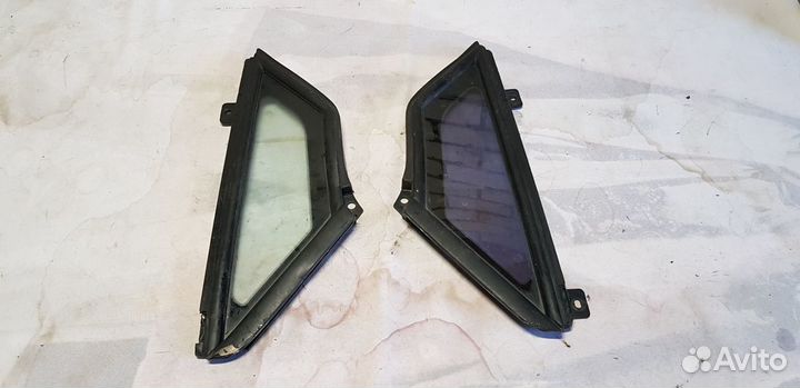 Nissan Prairie JOY, Форточка кузова левая правая