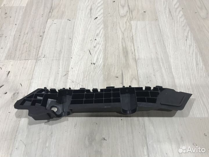 Кронштейн крепление бампера Kia RIO 4 Лев