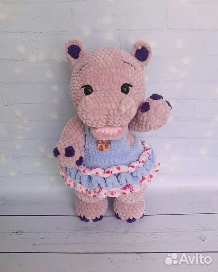 Вязаная игрушка Бегемоша