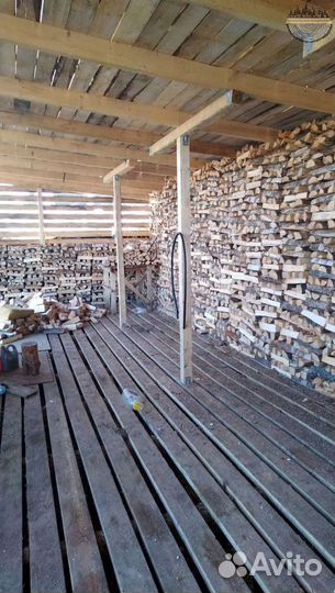 Дрова колотые с укладной в дровник