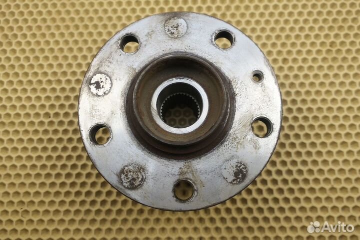 Ступица передняя VW Golf 7