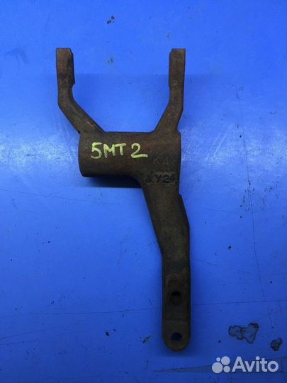 Вилка сцепления 5мт