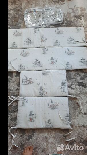 Бортики в кроватку + комплект постельного белья