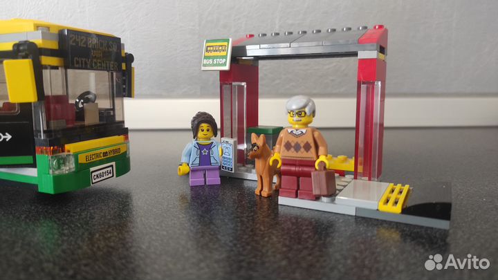 Lego City Конструктор Автобусная остановка 60154