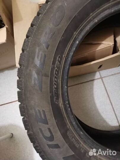 Pirelli Ice Zero 215/60 R16