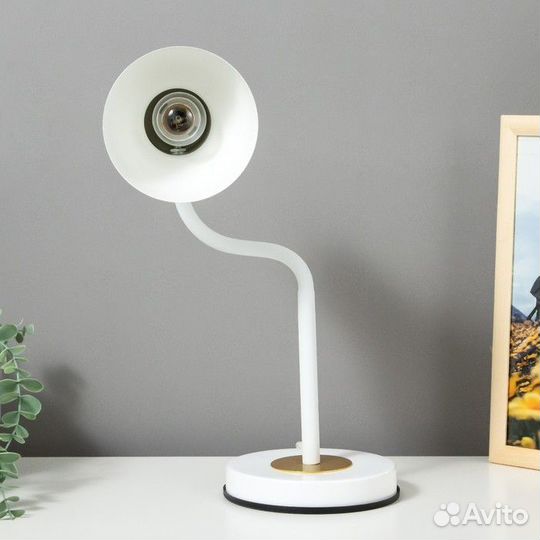 Настольная лампа 'Чарли' 1х40Вт Е27 белый 18х15,5х