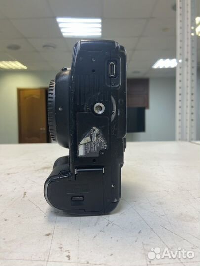 Камера Canon EOS 5D Mark II Body