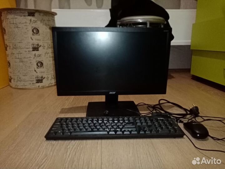 Продам монитор Acer с клавиатурой и мышкой