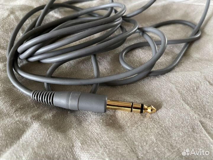 AKG K701