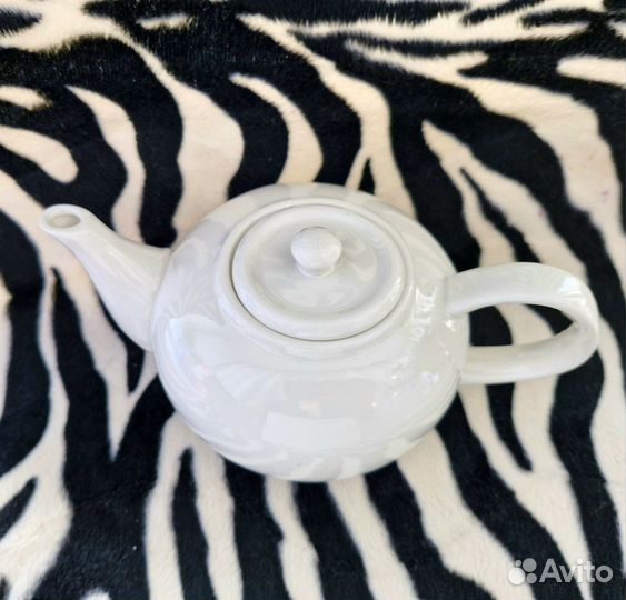 Чайник заварочный фарфоровый