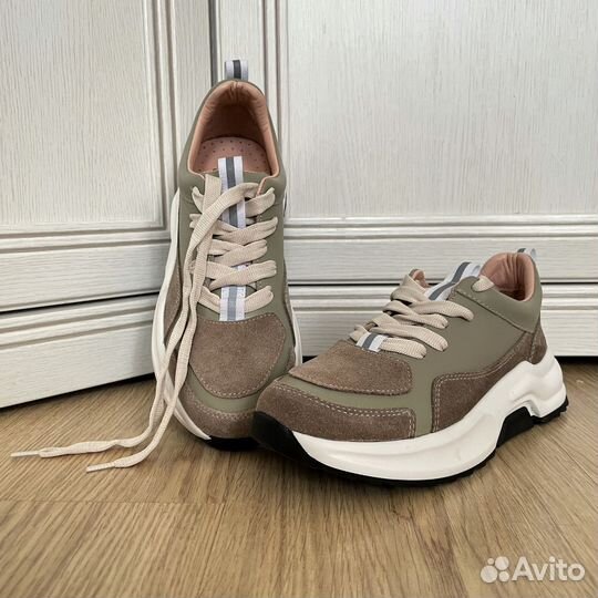 Женские кожаные кроссовки mosso shoes