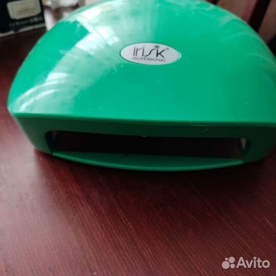 Лампа для сушки ногтей