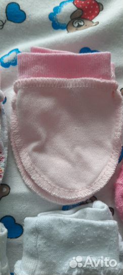 Носочки и царапки для новорожденного