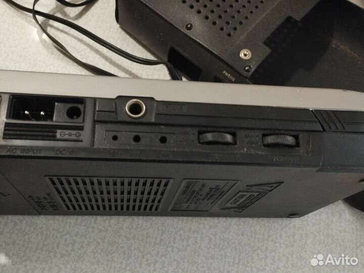 Магнитофон Sanyo Slim 112