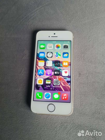 iPhone SE, 32 ГБ