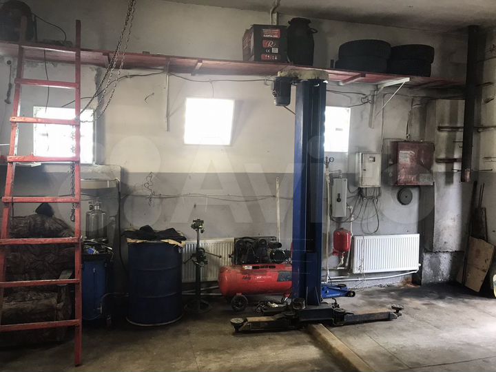 Гараж, > 30 м²